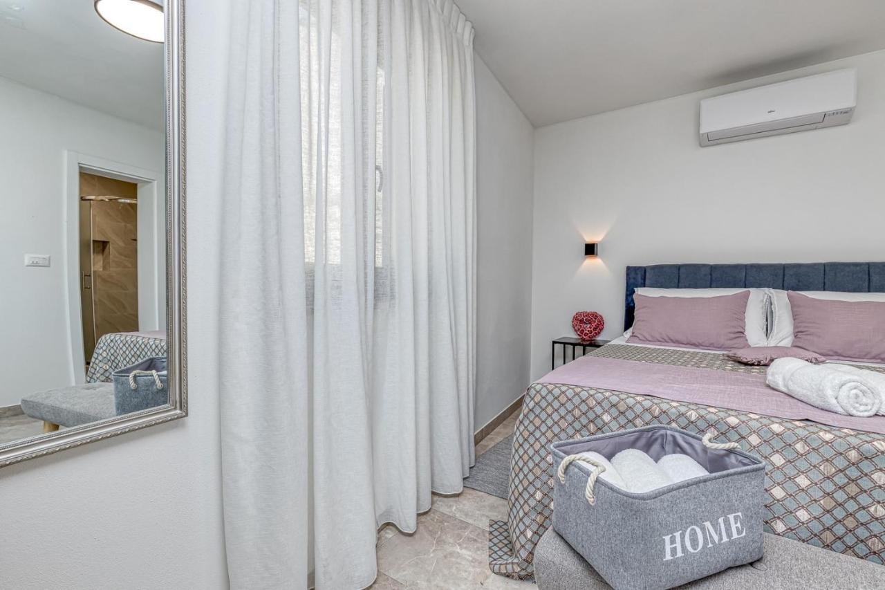 Rooms Nilda Musalez ภายนอก รูปภาพ