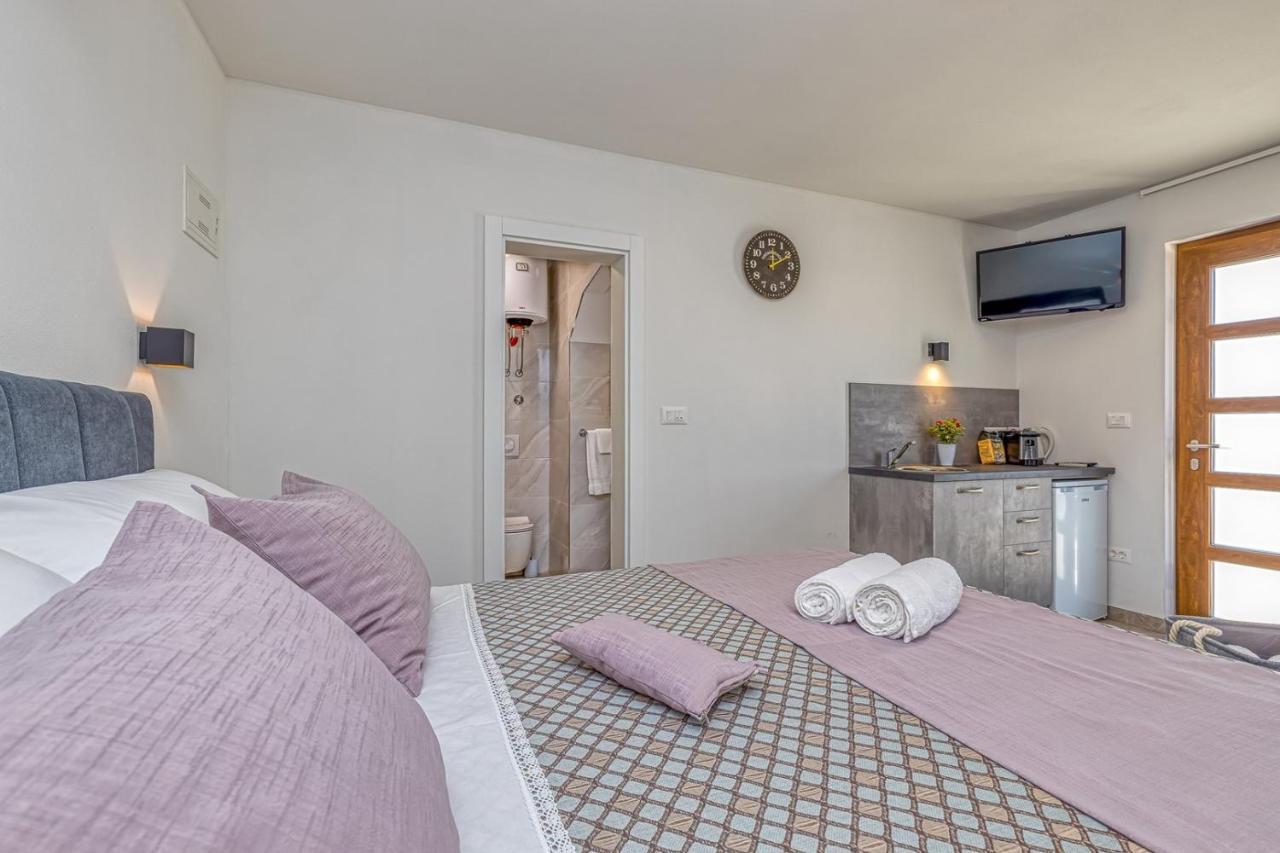 Rooms Nilda Musalez ภายนอก รูปภาพ