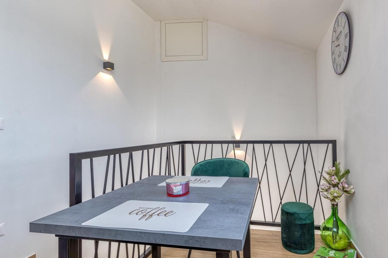 Rooms Nilda Musalez ภายนอก รูปภาพ